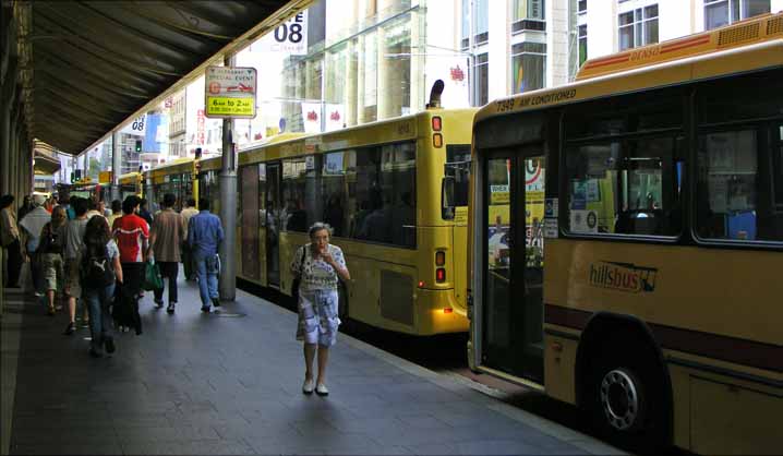 Hillsbus loading at the QVB